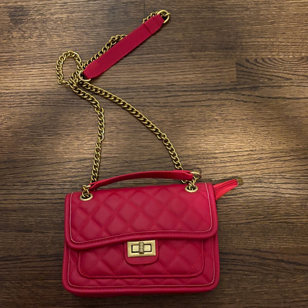 Brand new without tag  Elegant Red Quilted Chain Shoulder Bag